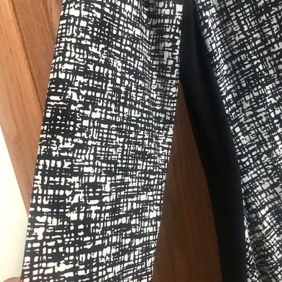 Lauren Ralph Lauren Midi Length Black & White Dress with Ruched Front - Picture 3 of 9